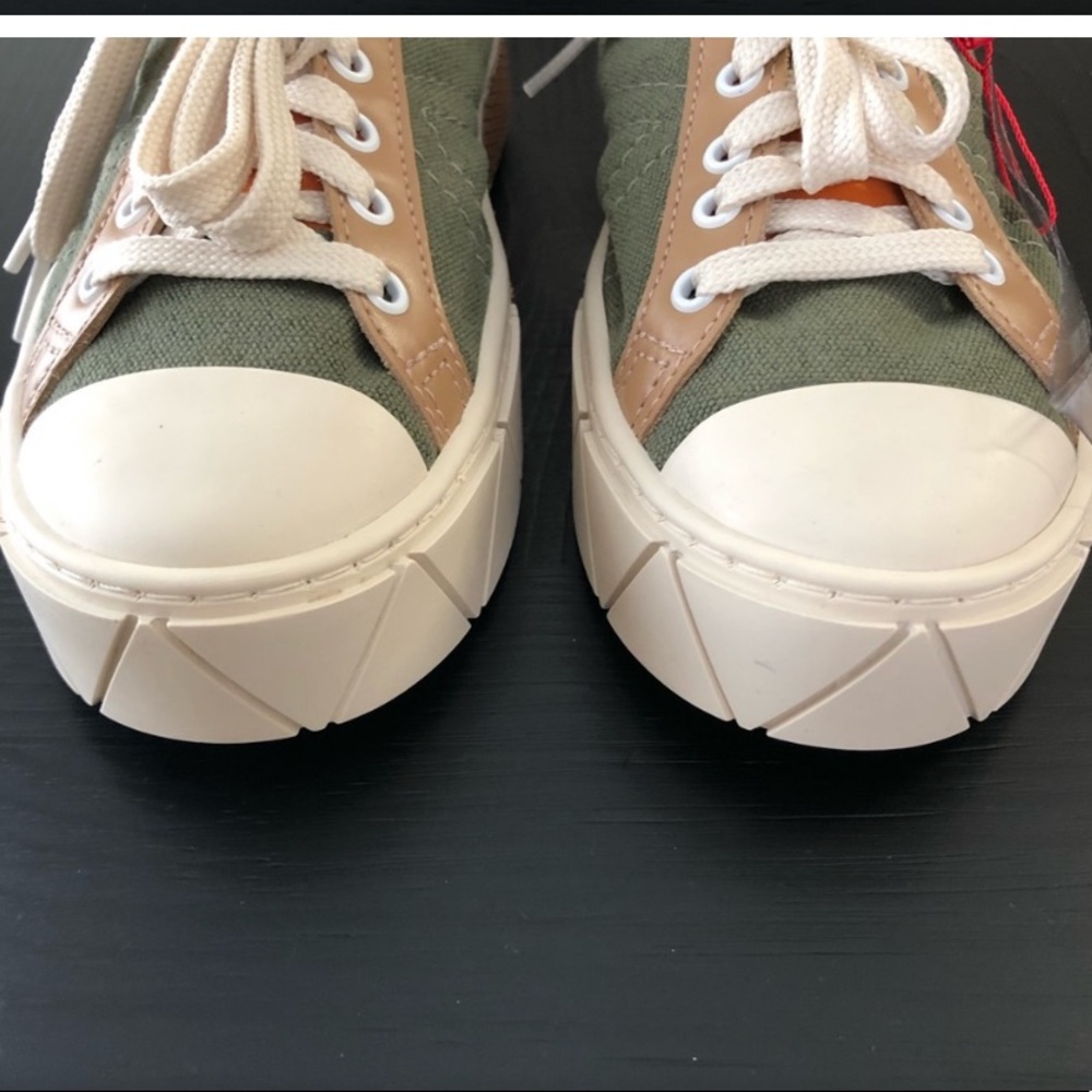Schutz New in Box Gisella Platform Retro Sneaker Aspen Green/Dessert/Tan… - Picture 6 of 7